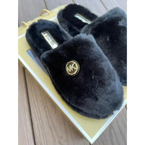 Michael Kors MK Alexis Closed toe Sherpa Slides - Picture 1 of 7